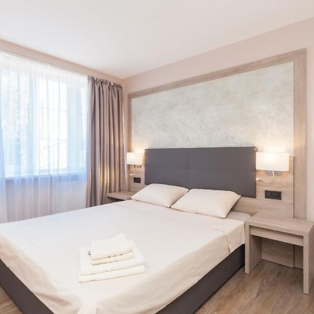 New Vip Aparts Deribasovskaia Odessa Exterior foto