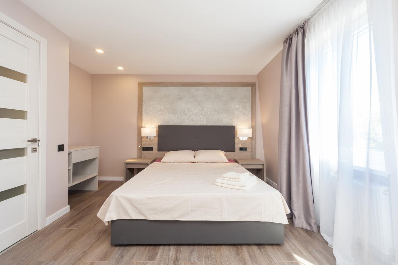 New Vip Aparts Deribasovskaia Odessa Exterior foto