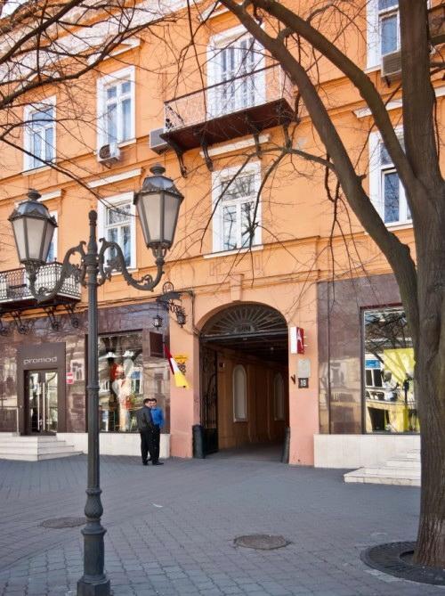New Vip Aparts Deribasovskaia Odessa Exterior foto